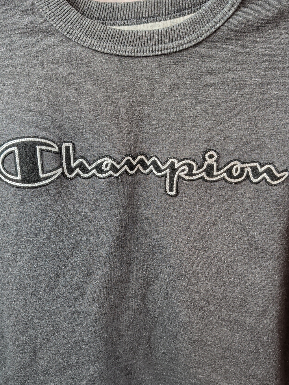 Champion Men's Dark Gray Crewneck Sweatshirt Small - Picture 3 of 5
